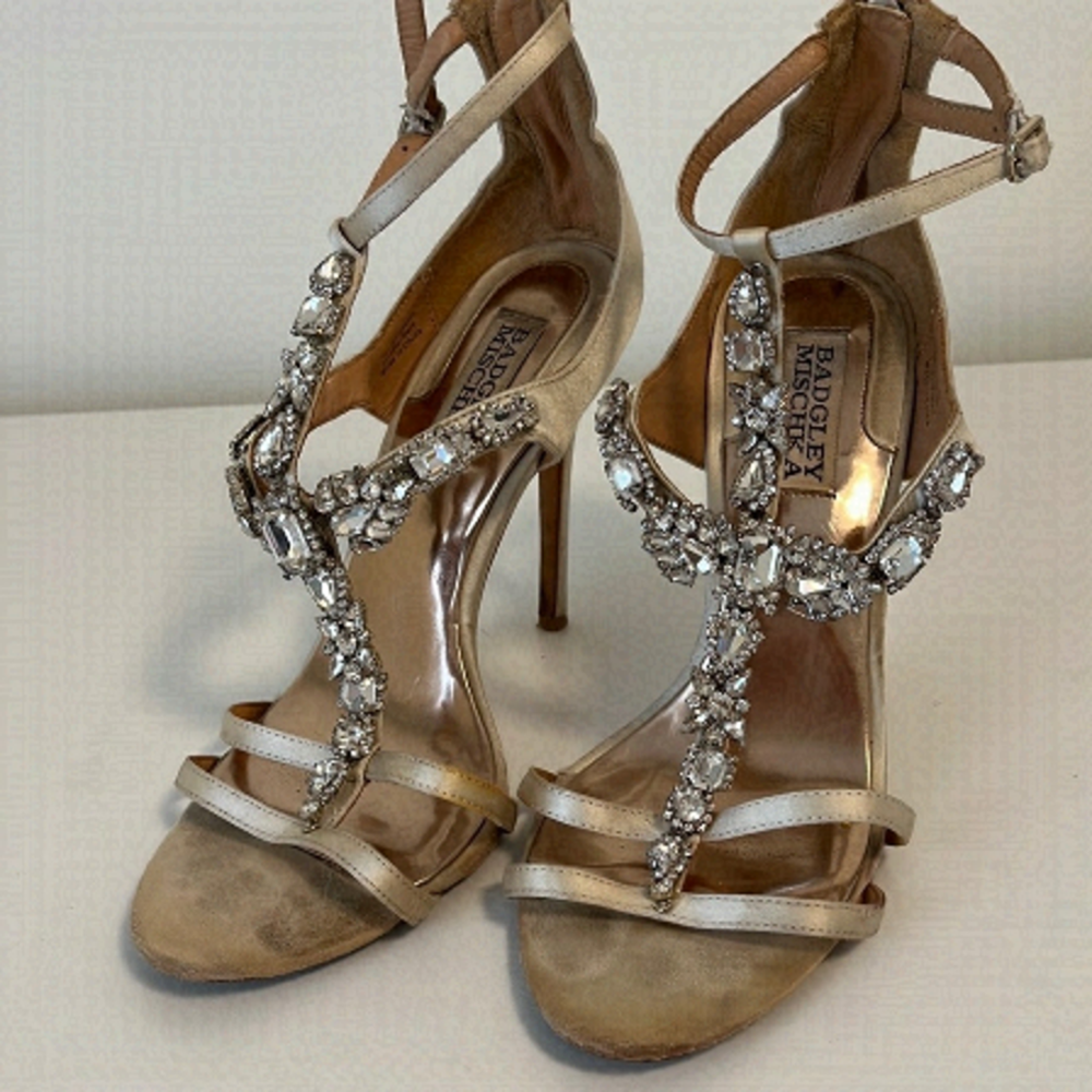 Badgley Mischka Giovanna Ii Satin T-Strap Jewelled Sandals In Cream Size 7